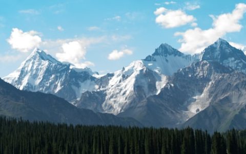 吐鲁番旅游简介,吐鲁番旅游简介概况